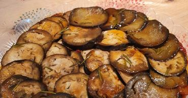 Tatin aux aubergines, miel et romarin